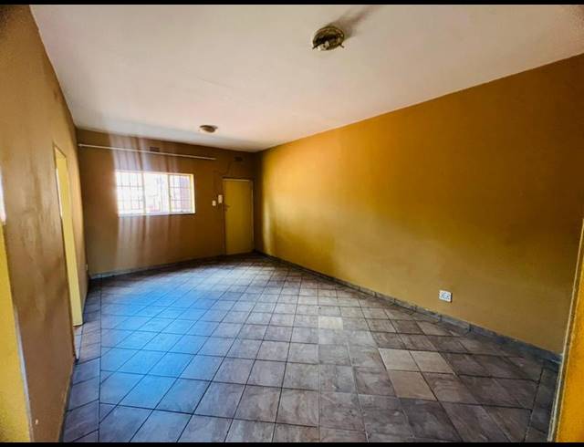 2 BEDROOM PROPERTY TO RENT IN FOREST HILL